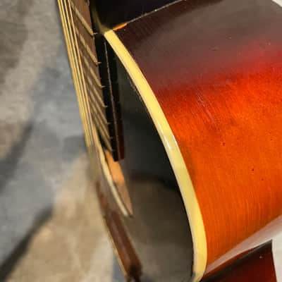 Levin Model 124 1962 Sunburst image 3