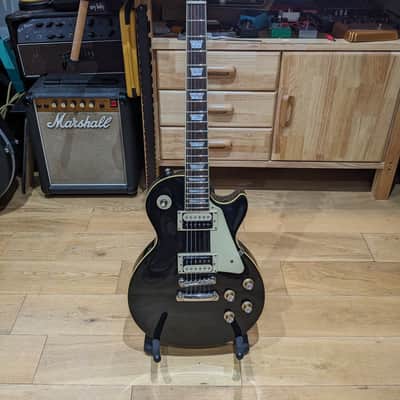 Epiphone Les Paul Classic Ebony / Gloss Black (2019) Versatile Tone Machine image 2