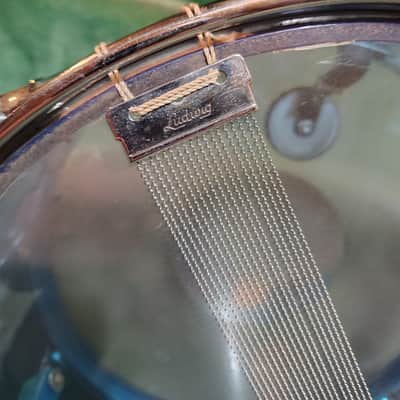 Ludwig 6.5x14" Vistalite Acrylic 10-Lug Snare Drum with P-85 Strainer 1970s - Blue image 11