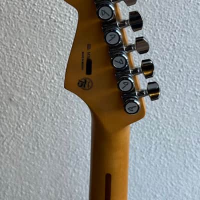 Fender Player Plus Stratocaster with Maple Fretboard 2021 - Present - 3-Color Sunburst image 4