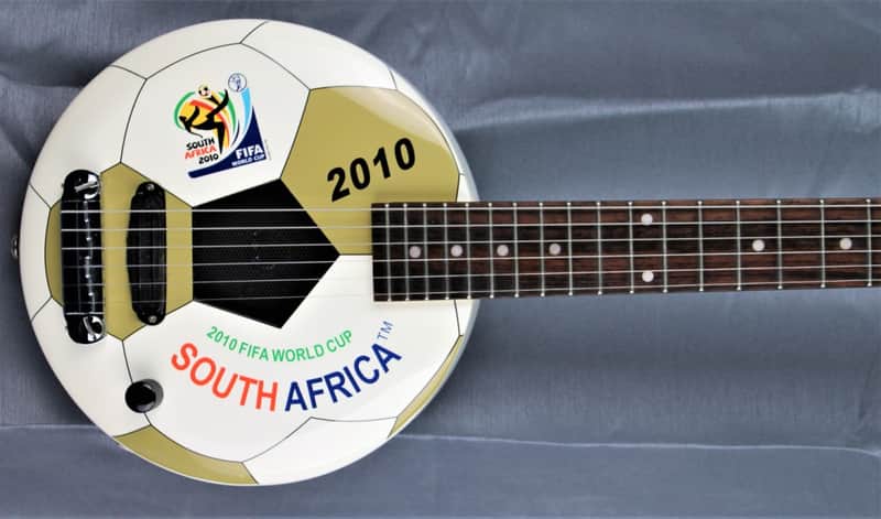 ARIA Mini guitare FIFA World Cup 2010 Africa 2010 White import