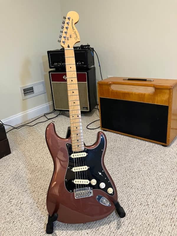 Fender Deluxe Roadhouse Stratocaster with Maple Fretboard 2016 - 2021 - Classic Copper