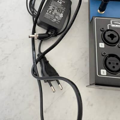 Soundcraft Ui12 12-Channel Remote Controlled Digital Mixer 2010s - Black/Blue image 6