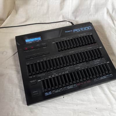 Roland PG-1000 Linear Synthesizer Programmer w/ power supply D-50 D-550