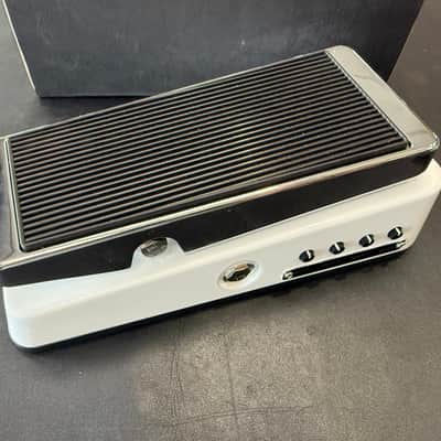 Xotic XW-1 Wah Guitar Pedal w/EWS Mounting Plate 2020s - Excellent shape image 2