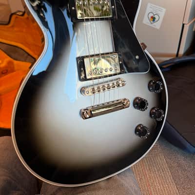 Gibson Les Paul Custom 2025 - Silver burst image 2