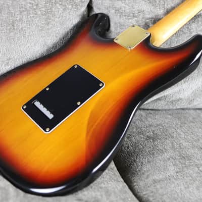 Fender Stevie Ray Vaughan Stratocaster with Pau Ferro Fretboard 1995 - 3-Color Sunburst image 18