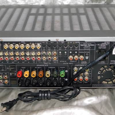 Harman Kardon AVR 330 receiver with pre outs and bass treble balance knobs image 4