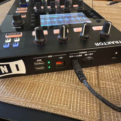 Native Instruments Traktor Kontrol D2 2010s - Black image 4