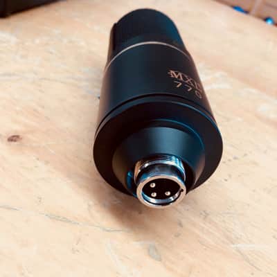 MXL 770 Condenser Microphone w/Case & Shockmount image 2