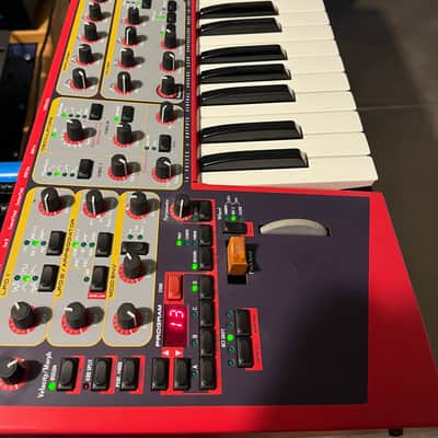 Nord Lead 2 49-Key 12-Voice Polyphonic Synthesizer 1997 - 2003 - Red image 2