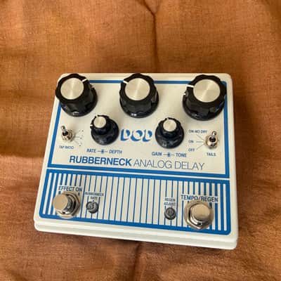 DOD Rubberneck Analog Delay 2010s - White/Blue image 1