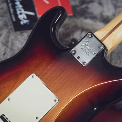 Immagine Fender Stratocaster American Professional 3 Tone Sunburst 2017 - 15