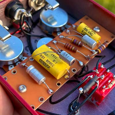 Qubizmik | BROKEN FACE | FUZZ FACE Style | Handmade | Boutique FX