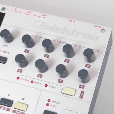 Elektron Machinedrum SPS-1UW+ MKII 2010s - Silver image 3