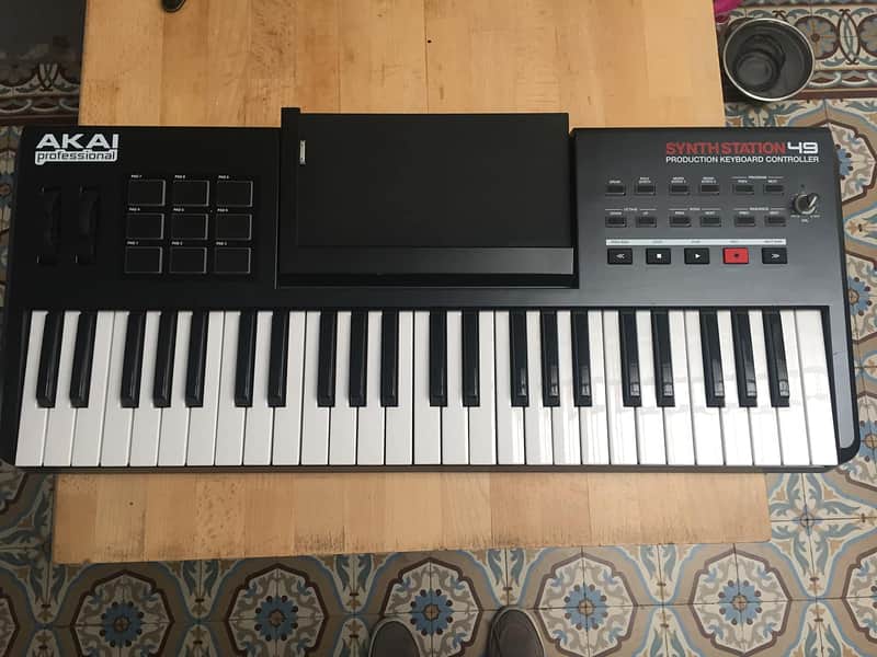 Akai SynthStation 49 iPad MIDi Keyboard Controller image 1