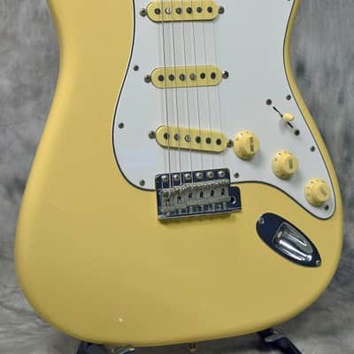 Fender Japan ST68-185YM Yngwie Malmsteen Signature Yellow White 08