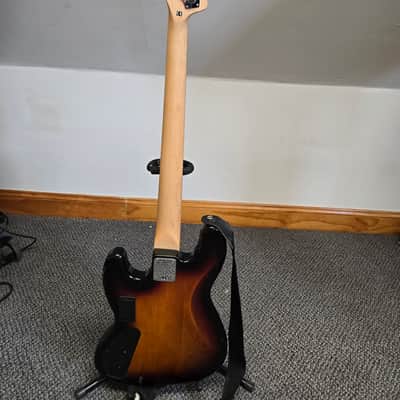 Squier Deluxe Jazz Bass Active IV 2010 - 2018 - 3-Color Sunburst image 1