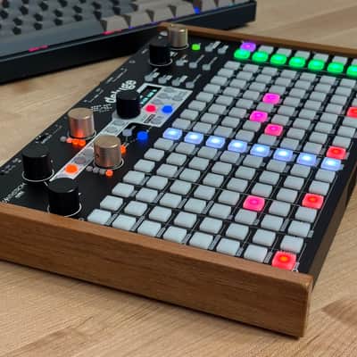 Synthstrom Deluge - OLED display - with case image 5