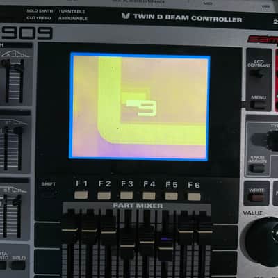 Roland MC-909 Groovebox 2010s - Silver image 2