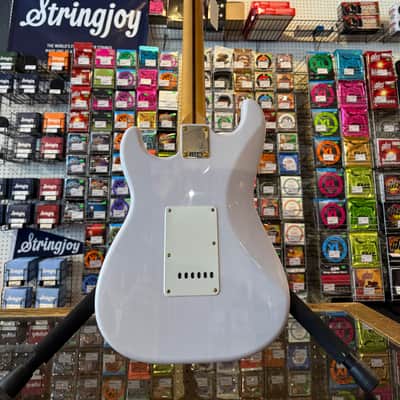 Squier FSR Classic Vibe '50s Stratocaster White Blonde with Gold Hardware image 5