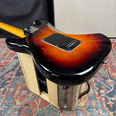 Fender USA Professional Classic Stratocaster 3 Tone Sunburst - 2025 image 17