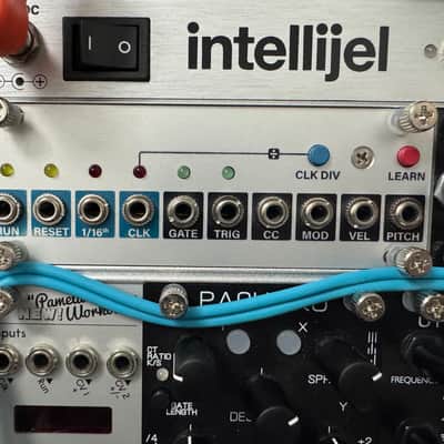 Intellijel uMIDI 1U MIDI Interface Eurorack Synth Module 2016 - 2019 - White image 1