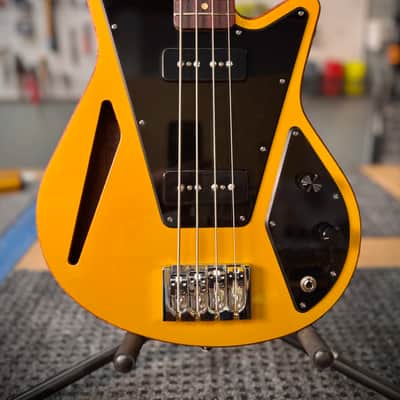 Ingold Guitars Mildred Bass 2025 - Short Scale - Gold image 3