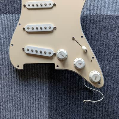 Fender Stratocaster 2007 MIM Loaded Pickguard SSS Pickups image 1
