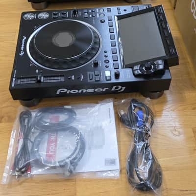 2 Pioneer CDJ 3000s - Mint image 4