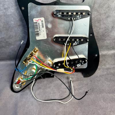 Fender Player Plus Stratocaster Loaded Pickguard 2022 - Black image 3