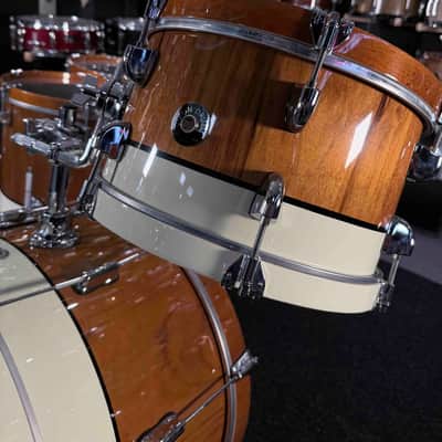 ~BENTLEY'S EXCLUSIVE~ Dixon Little Roomer Select 4-Piece 12/14/16/20 Drum Kit Set in Natural Mahogany to Pearl White with Black Pinstripe image 3