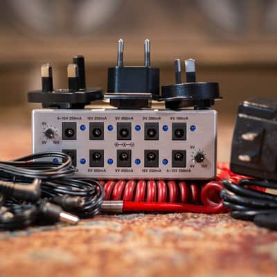 MXR M238 Iso-Brick 10-output Isolated Guitar Pedal Power Supply image 6