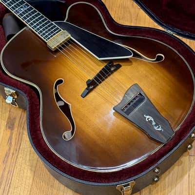 DeCava Stratford archtop guitar 2012 - Almond Burst image 3