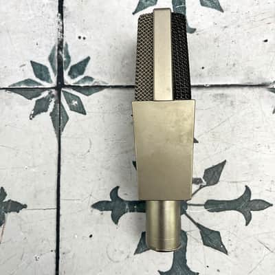 AKG C414 B ULS Large Diaphragm Multipattern Condenser Microphone image 4