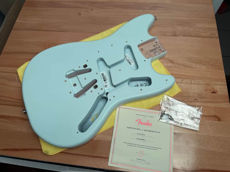 Fender American Performer Mustang Body 2022 - Satin Sonic Blue