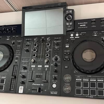 Pioneer XDJ-RX3 2-Channel Rekordbox / Serato All-In-One DJ System - Black image 3