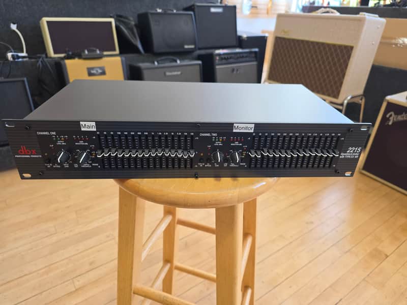 dbx 2215 Dual Channel 15-Band EQ/Limiter with Type III Noise Reduction - Black image 1