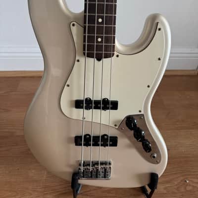 Fender American Standard Jazz Bass with Rosewood Fretboard 2008 - 2012 - Blizzard Pearl image 3
