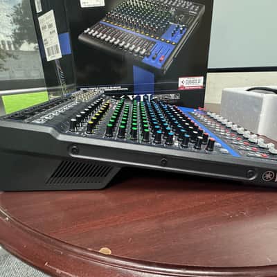 Yamaha MG16XU 16 Channel Analog Mixer 2016 - Present - Black image 10