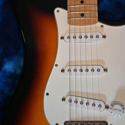 Fender Standard Stratocaster - MIM - 2002 - Sunburst - w/ Gig Bag image 14