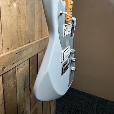 Fender American Ultra II Meteora Electric Guitar - Avalanche (*SCRATCH AND DENT*) image 7