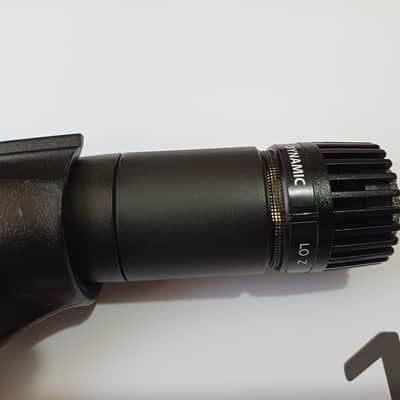Shure SM57 Cardioid Dynamic Microphone image 4