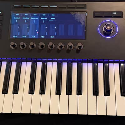 Native Instruments Kontrol S61 MK3 + Komplete Ultimate Bundle 2024 image 4