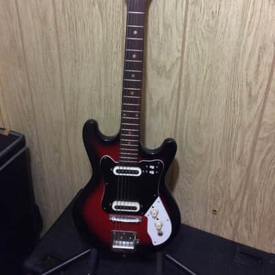 Kingston Double  Cutaway  60’s  red  /. black image 1
