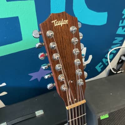 Taylor 555 Jumbo 12 string 1995 - Natural used image 2