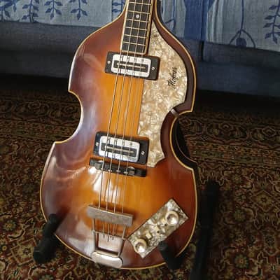 Bajo Höfner. Mod. 500/1. Fabricado en 1969 image 1
