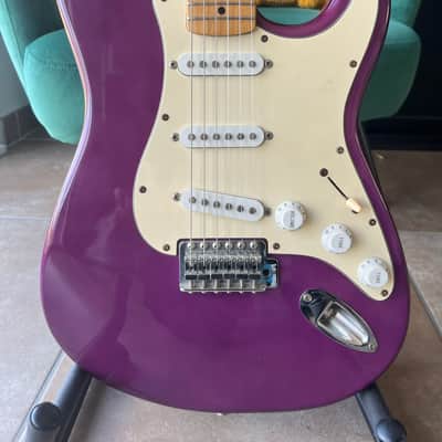 Squier Standard Stratocaster with Rosewood Fretboard 1989 - 2000 - Galactic Purple image 2