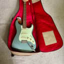 Fender Deluxe Roadhouse Stratocaster with Rosewood Fretboard 2016 - 2018 - Mystic Ice Blue
