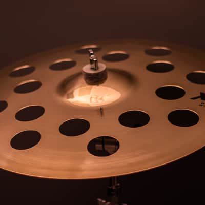 Sabian 18" XSR O-Zone Crash image 2